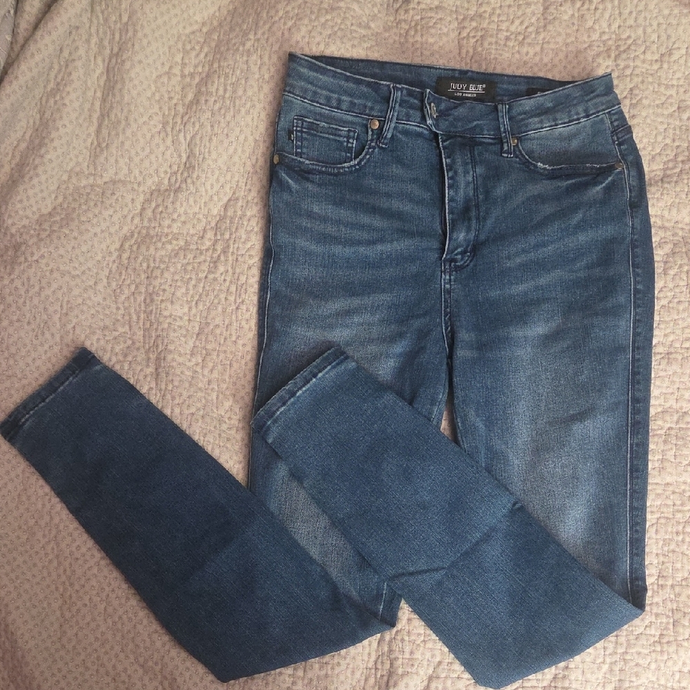 Judy Blue Skinny Jeans in Medium Blue Wash